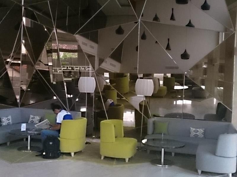 Hotel Grand Zuri Muaraenim Esterno foto