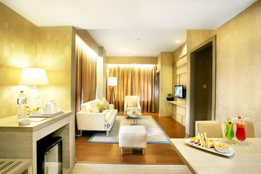Hotel Grand Zuri Muaraenim Esterno foto