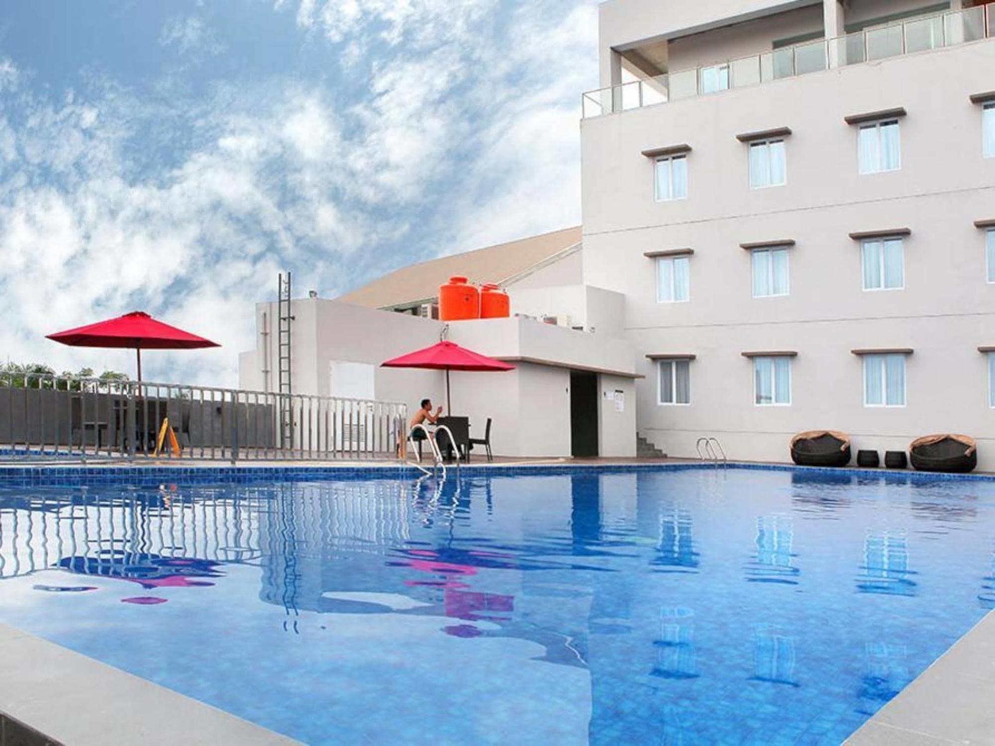 Hotel Grand Zuri Muaraenim Esterno foto