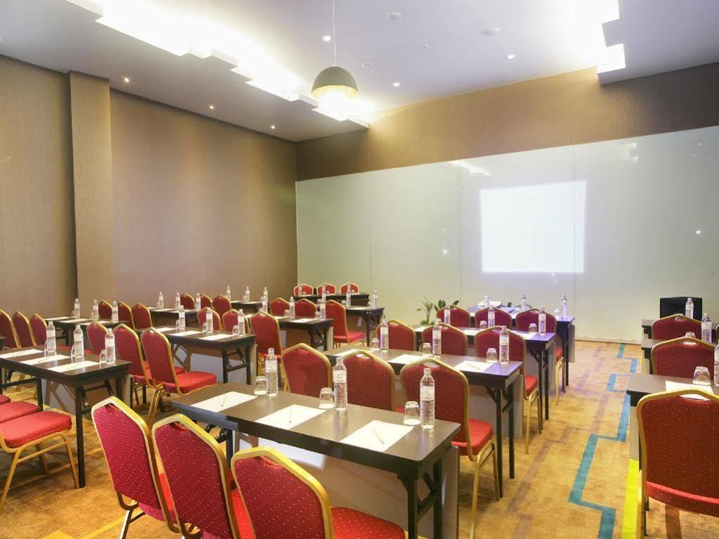 Hotel Grand Zuri Muaraenim Esterno foto