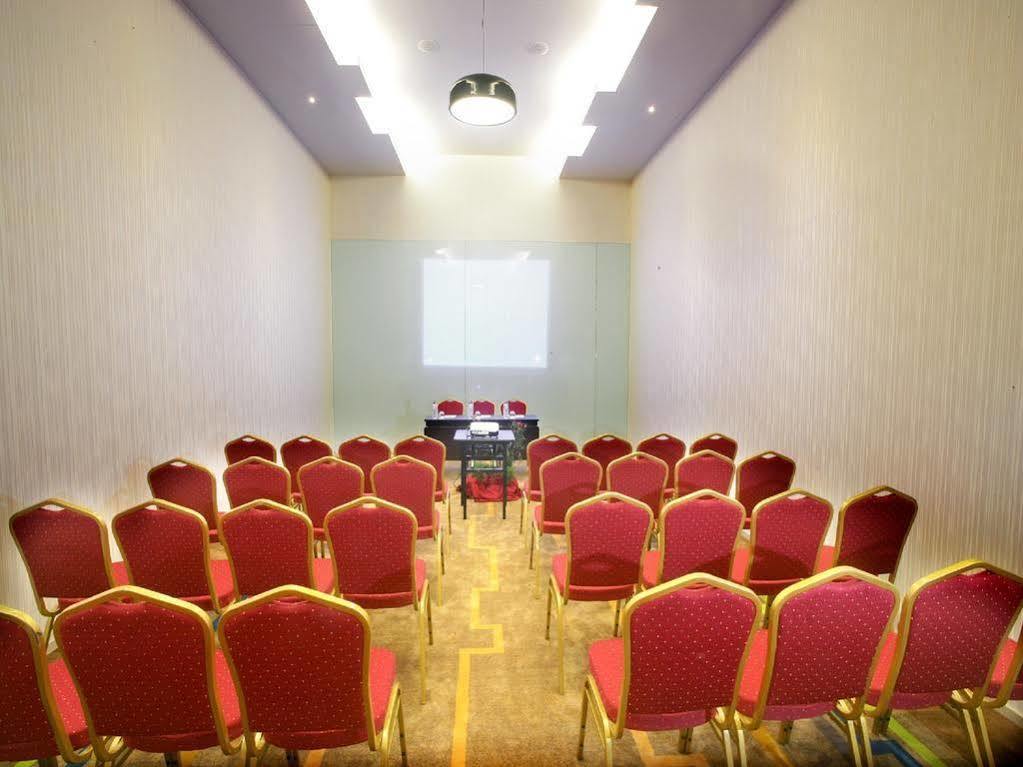 Hotel Grand Zuri Muaraenim Esterno foto