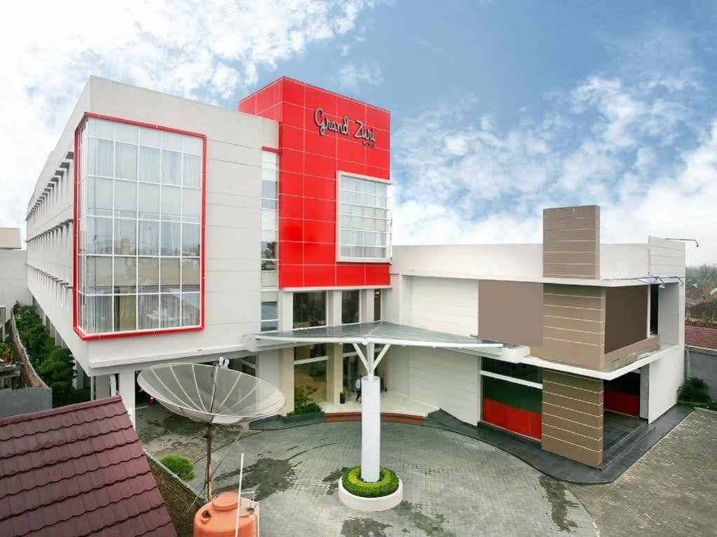Hotel Grand Zuri Muaraenim Esterno foto